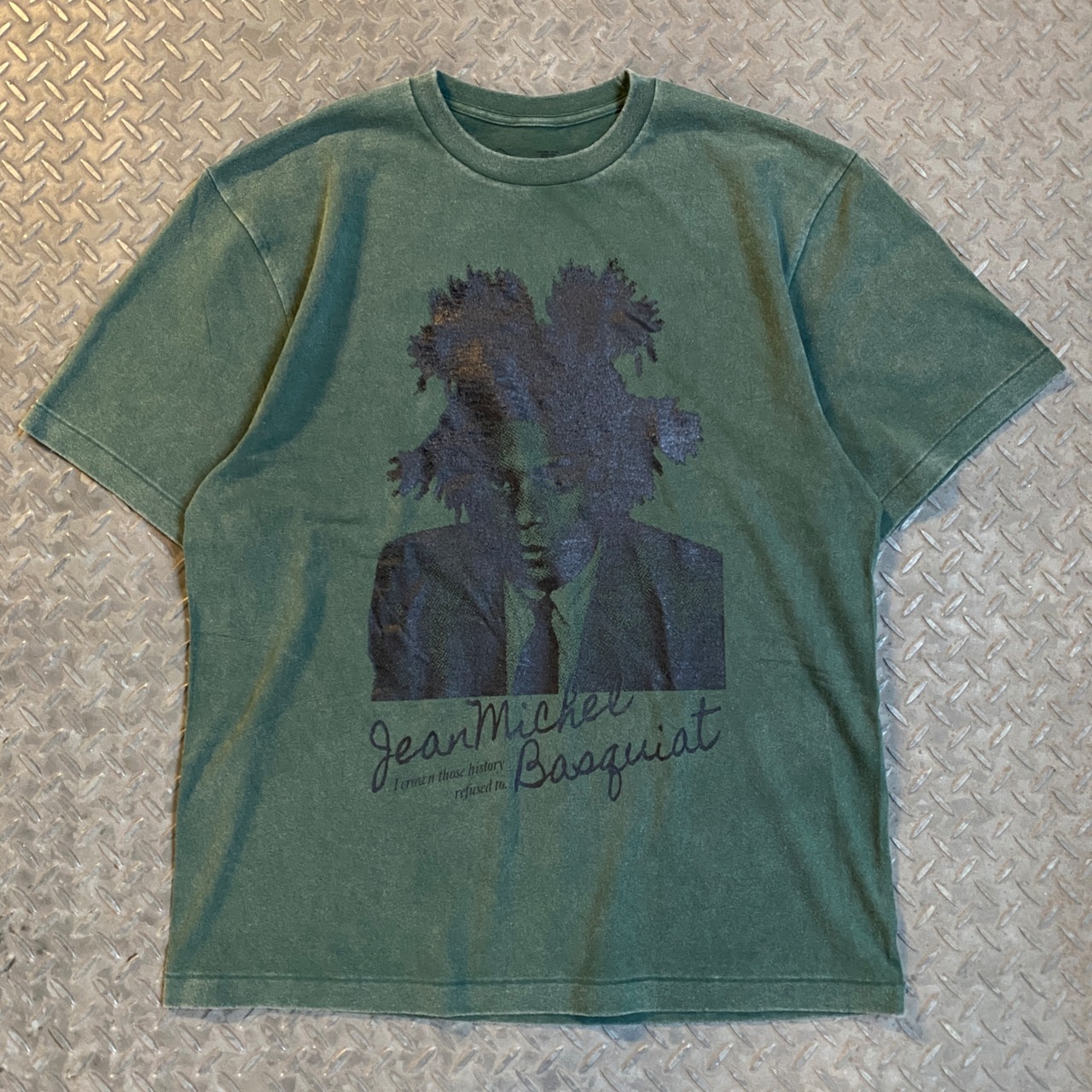 RIVERSIDE BASE Basquiat Quote T-SHIRT FADE GREEN