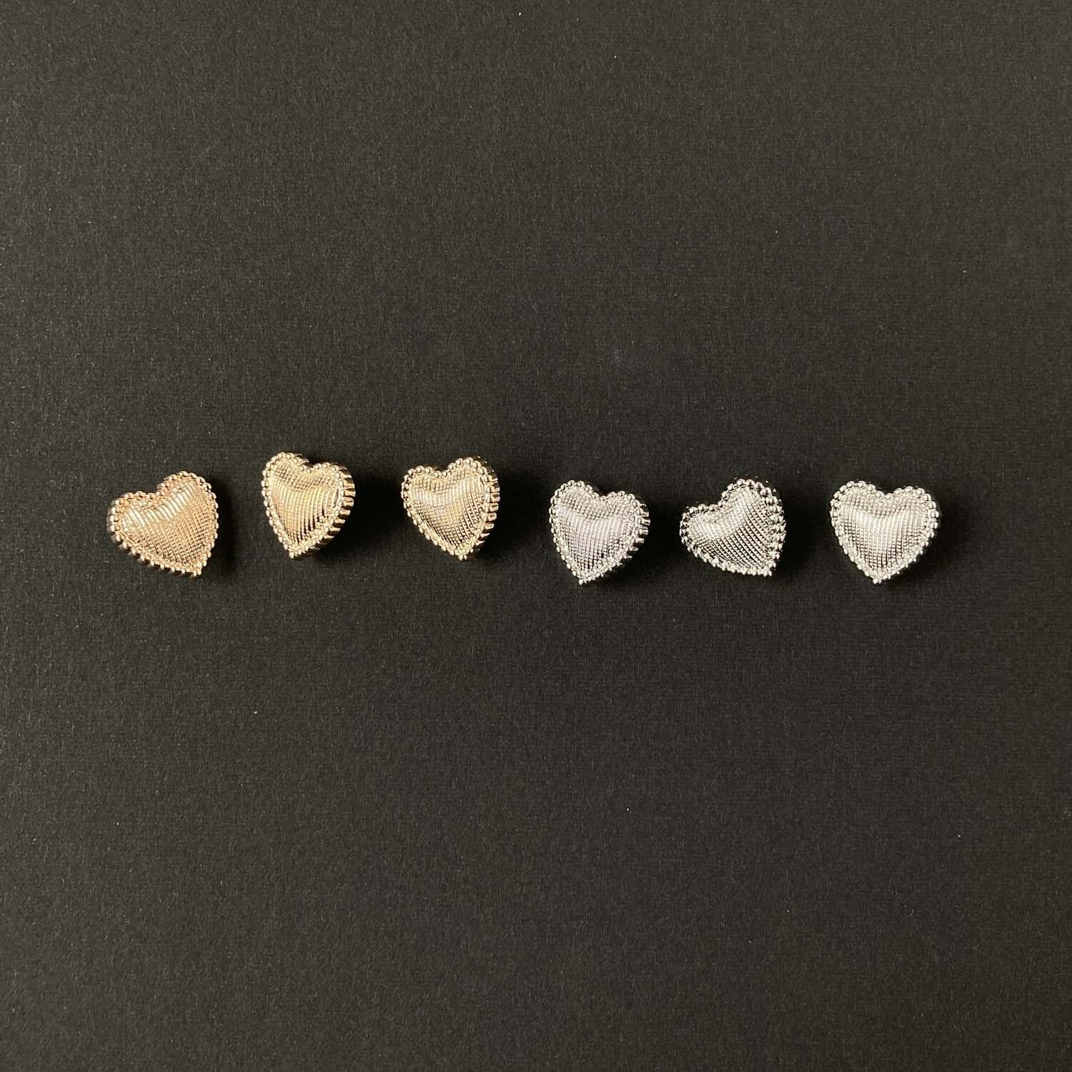 〈新色追加〉縦筋ハートボタンS(14mm)