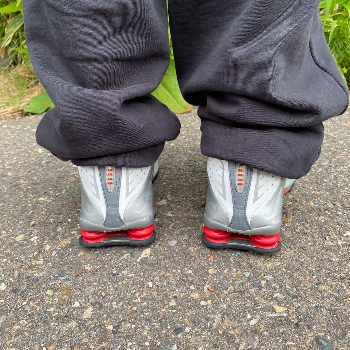 2019s Nike Shox R4 メタリックシルバー×コメットレッド | Pay ID