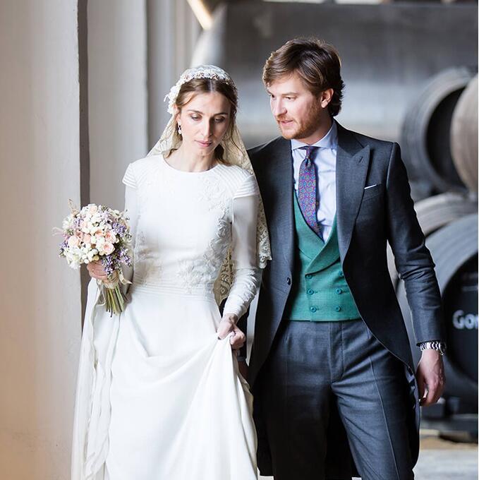 ウェディングドレス フレンチ 高級 宮廷風 トレーン 披露宴 前撮り0215  