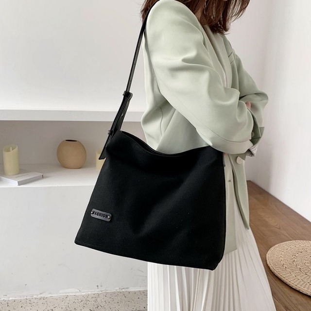ショルダーバッグ レディース バッグ 春夏 秋冬 春 夏 秋 冬 黒 バッグ 斜め掛け 肩掛け かばん ショルダーバック メッセンジャーバッグ ...