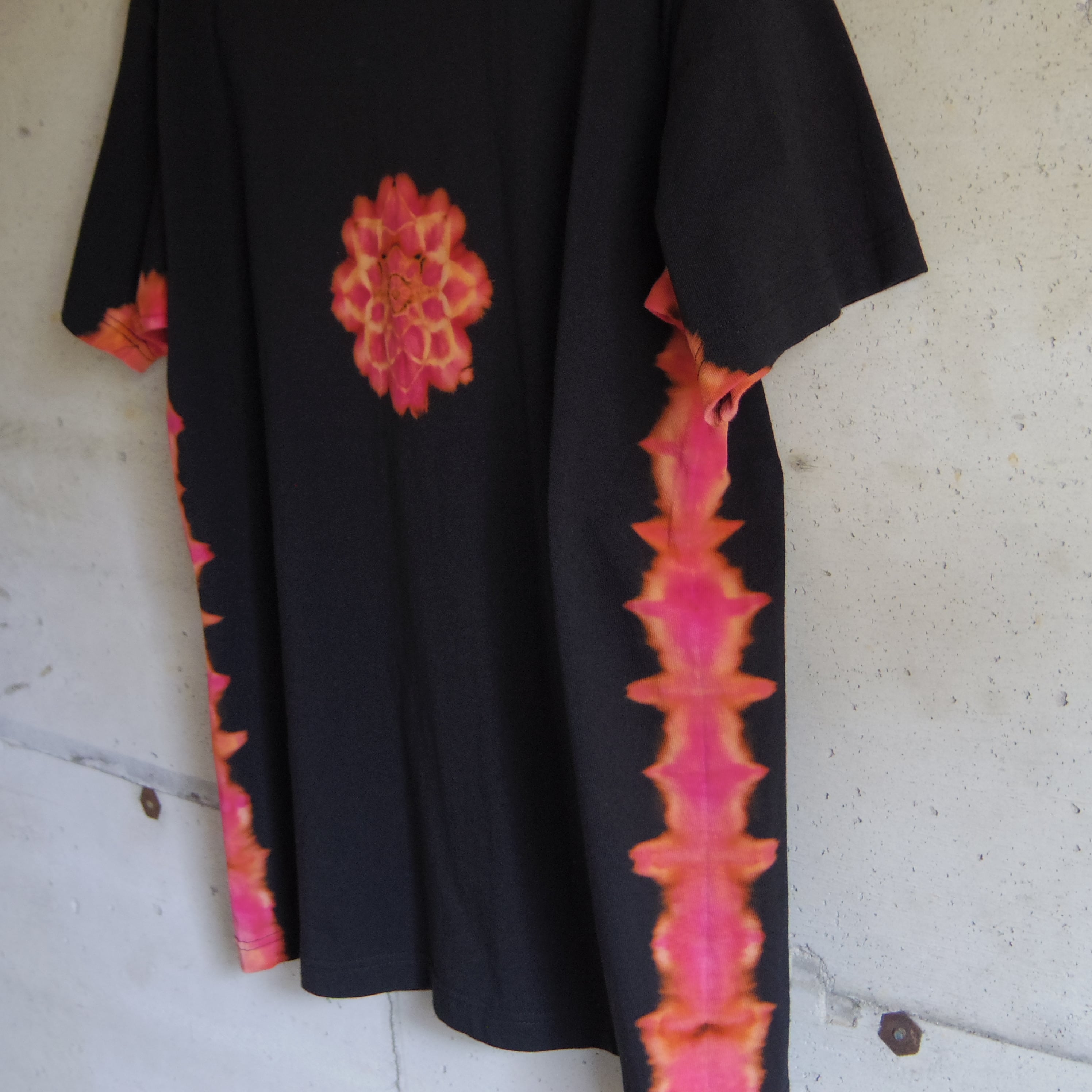 曼荼羅染め×抜染” -nukizome- TIE DYE T-SHIRT 《L》 | TKHOME FACTORY