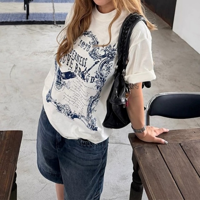 オーナメントフレームグラフィックTシャツ 2col R02450