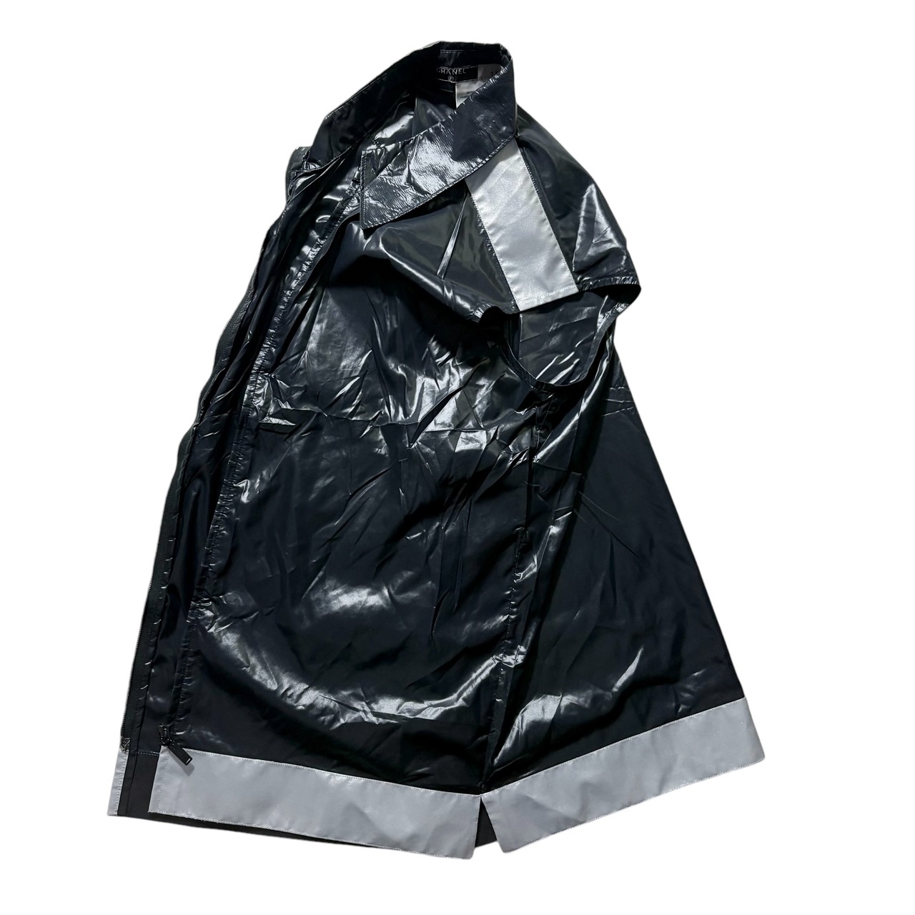 1999’s CHANEL nylon no sleeves set-up with reflector