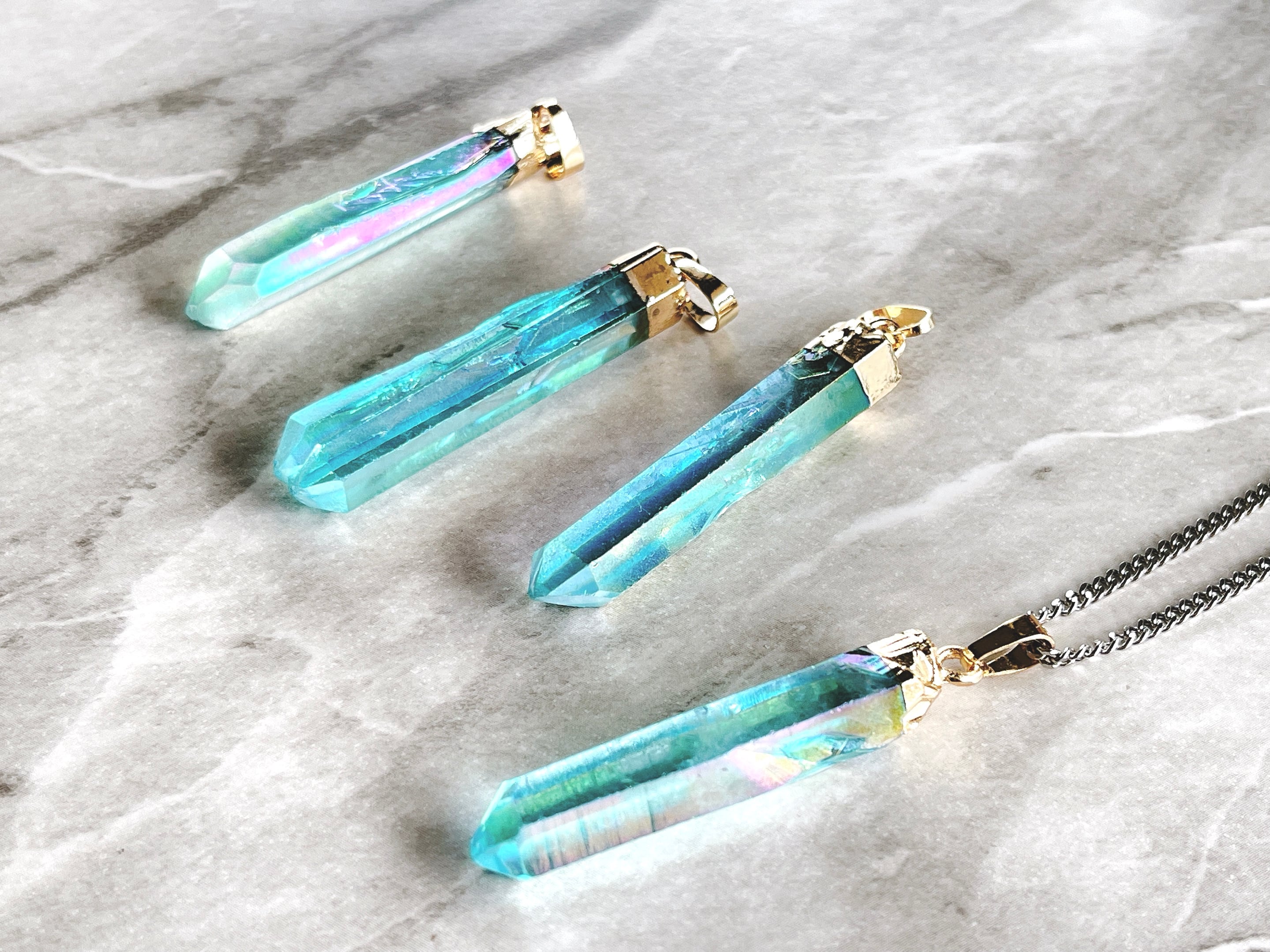 氷柱クリスタルポイント（ミント）ネックレス✧サージカルステンレス