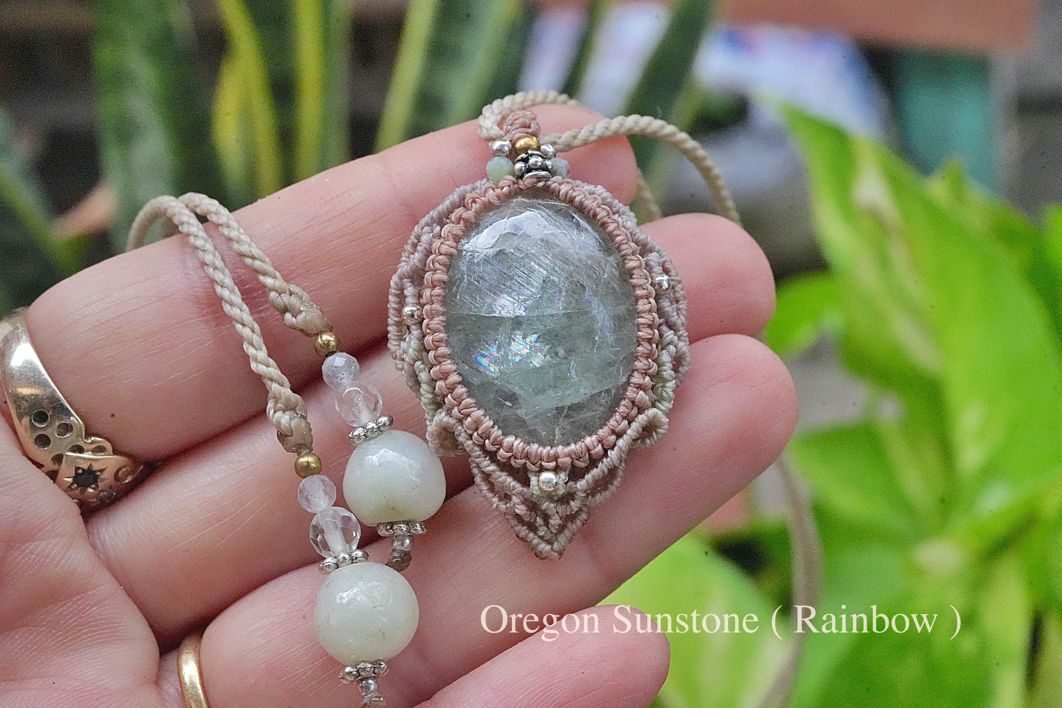 レア透明グリーン★オレゴンサンストーン マクラメネックレス2596