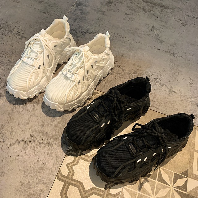 ネットレッドスーパーファイヤーパパの靴野生のスポーツシューズの女性のinsバージョン2019秋と冬の潮の靴ネット赤厚底カジュアルシューズ 部族の婦人靴2730250