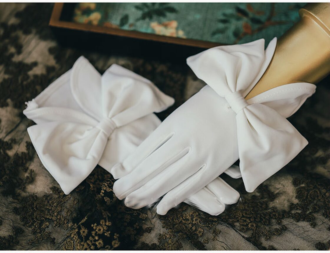 グローブ ウェディンググローブ ウェディング ホワイト パール レース  フリル ブライダルグローブ 結婚式 花嫁 ショート プリンセス パーティー 前撮り ガーリー メッシュ 二次会 チュール フェミニン ショート 手袋 グローブ ウェディンググローブ ウェディング ホワイト 白 パール ショート レース ブライダルグローブ 結婚式 花嫁 ショート プリンセス  パーティー 前撮り ガーリー フェミニン ショート 手袋 メッシュ 二次会 チュール - メルカリ