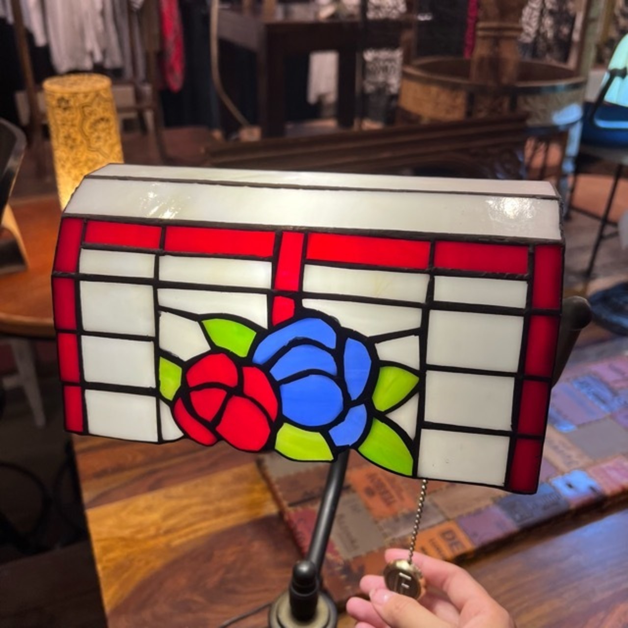 Topanga Lighting　バンカーズステンドグラスランプ　　ローズ　テーブルランプ　バンカーズランプ　ステンドグラス　レトロ