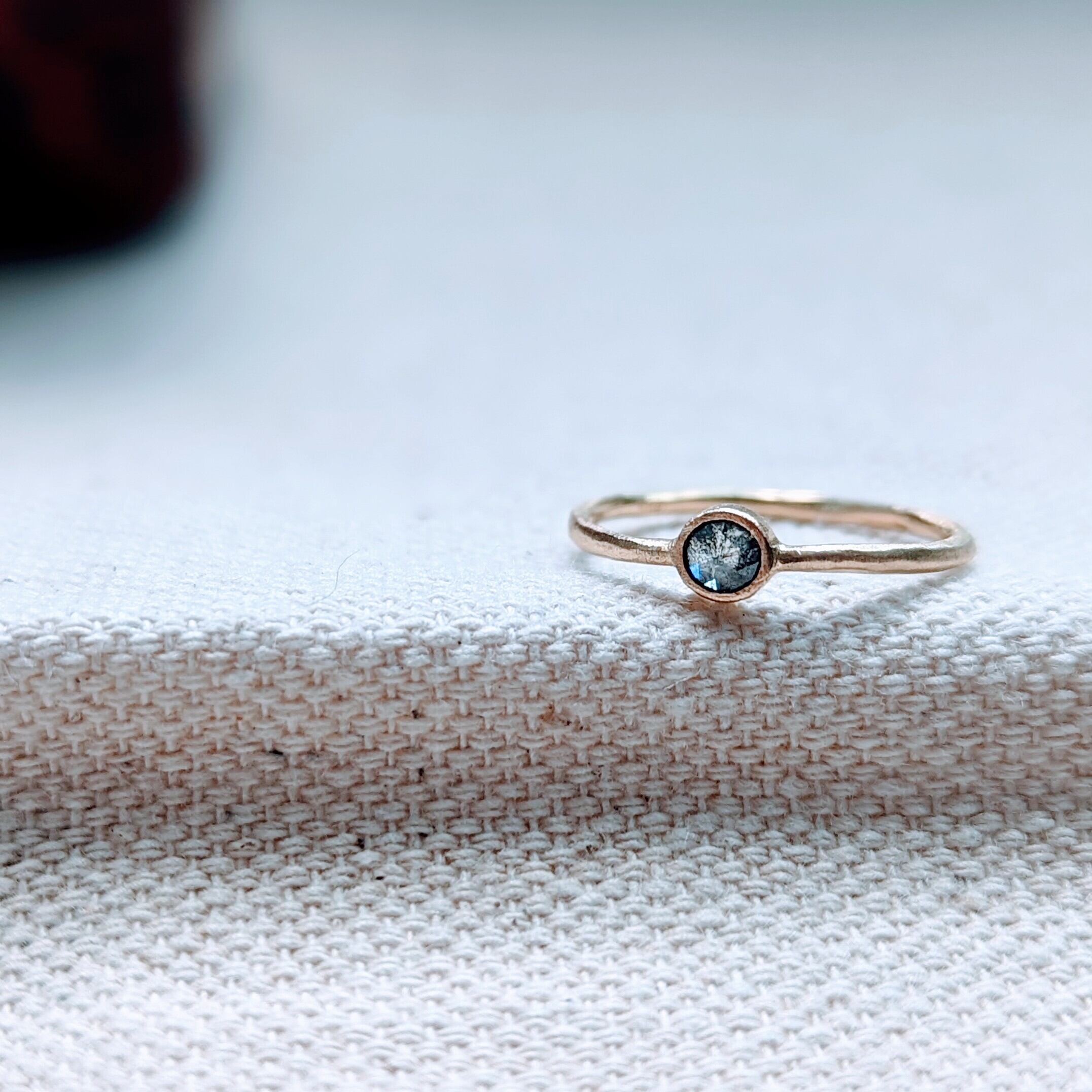 K18 or K10イエローゴールド Salt and Pepper Diamond Ring