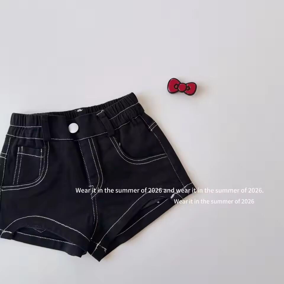 ステッチブラックショートパンツ