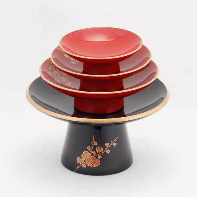 2 輪島塗 屠蘇器／紅白梅蒔絵