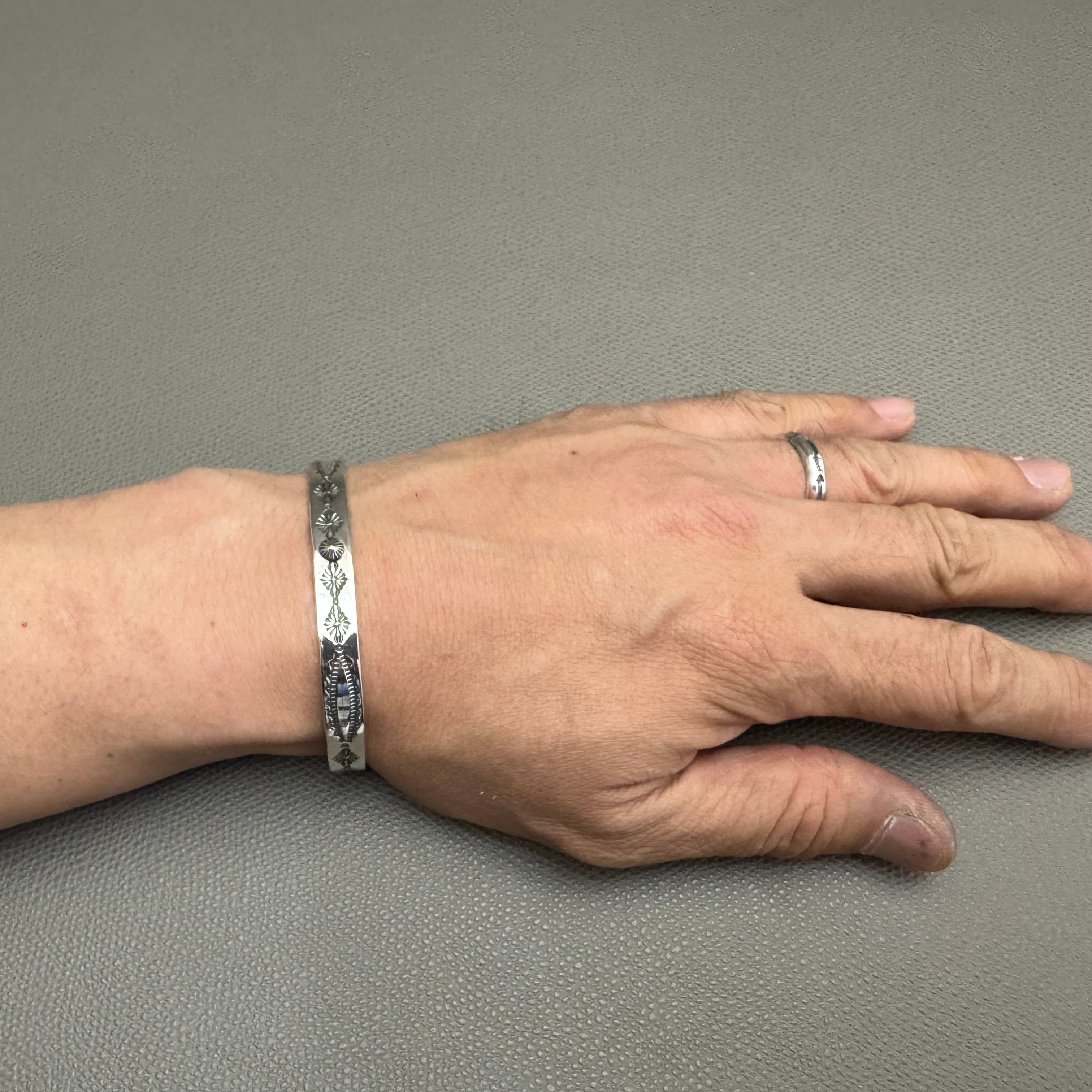 NAVAJO（ナバホ）族 STANLEY PARKER（スタンレイ．パーカー）作