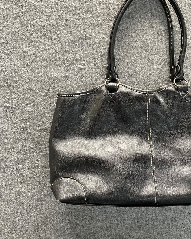 leather hand bag