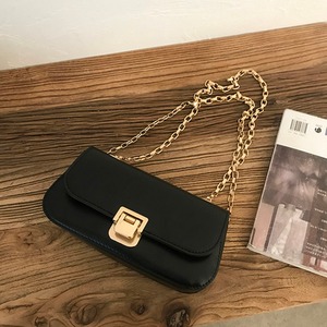 2way チェーン ミニ ショルダー ハンドバッグ バッグ バック カバン かばん 鞄 ショルダーバッグ 斜めがけ 斜め掛け 肩がけ 肩掛け 手持ち スクエア型 四角 レザー PU かわいい 大人可愛い きれいめ シンプル カジュアル 大人 おしゃれ お洒落 レトロ 無地 10代 20代 レディース 通勤 学生 通学 デート お出かけ 女子会 休日 旅行 普段使い 韓国 春 夏 秋 冬 サイズ 小さい 色展開 白 ホワイト 黒 ブラック 青 ブルー 茶色 ブラウン 黄色 カーキ イエロー