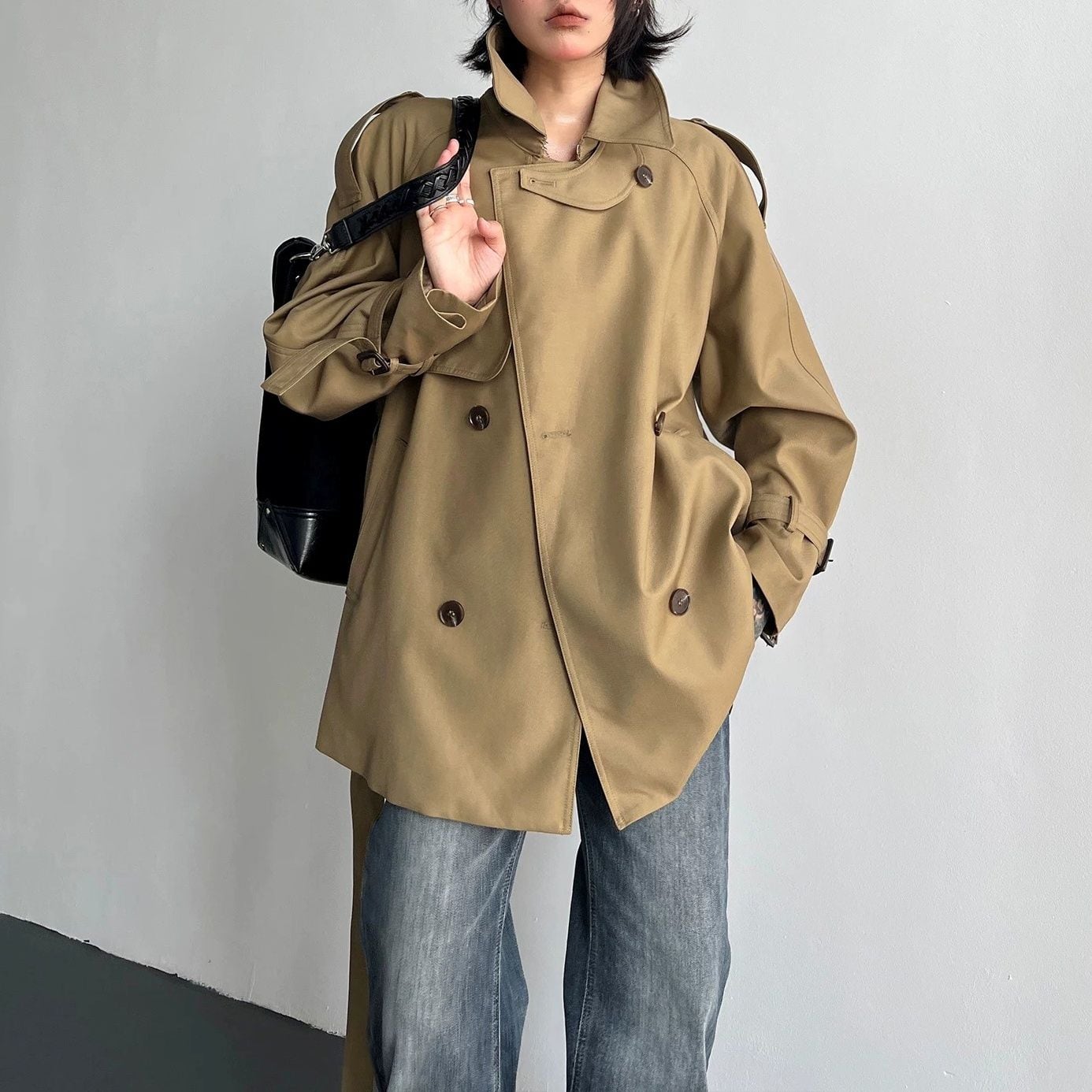 DOUBLE-BREASTED SHORT BELTED STRAP COAT M-18723
