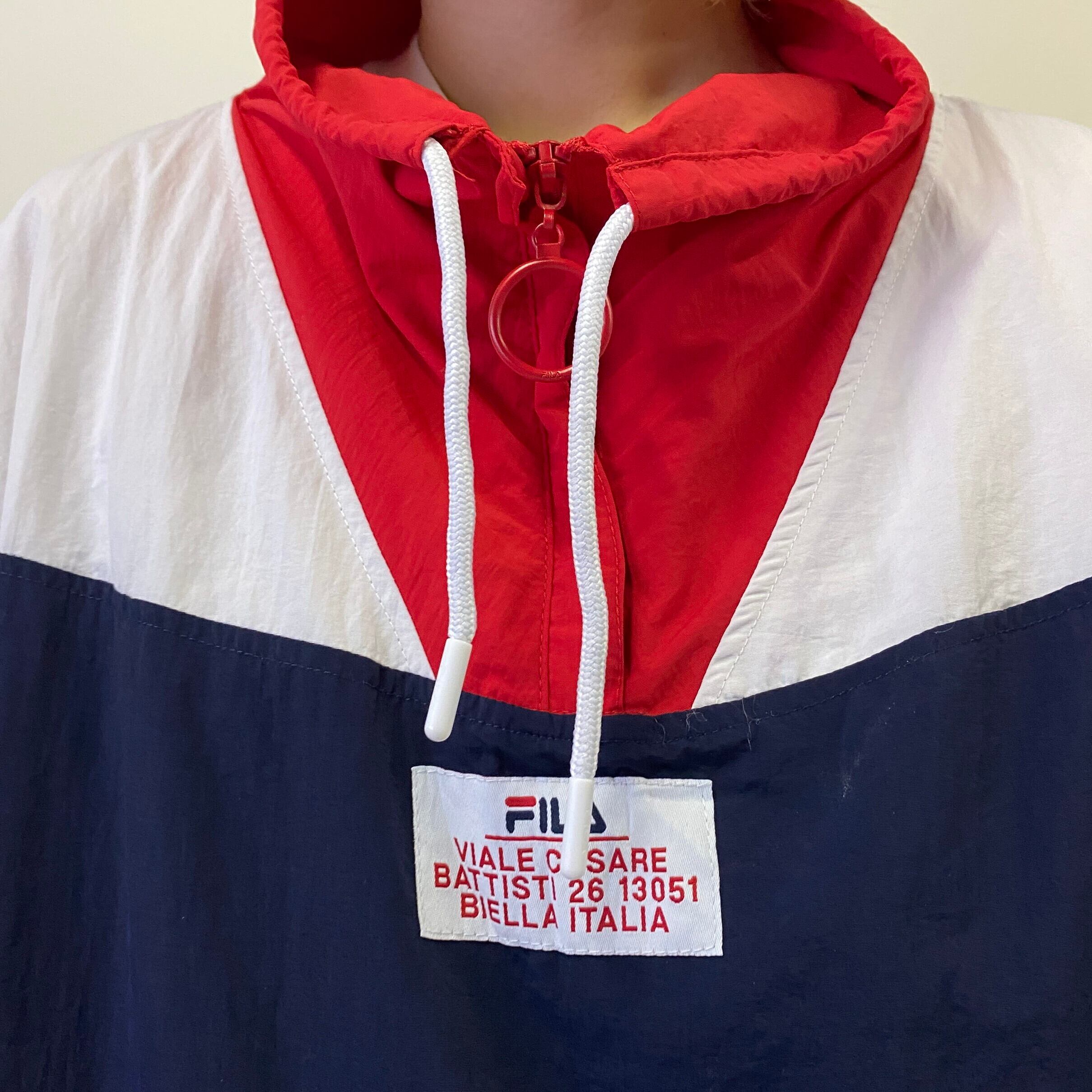 FILA フィラ ”VIALE CESARE” ショート丈 ハーフジップ 切替 バック刺