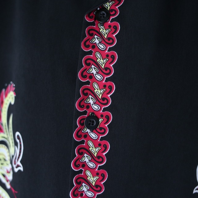 snake paisley motif design 360 printed over silhouette h/s tee