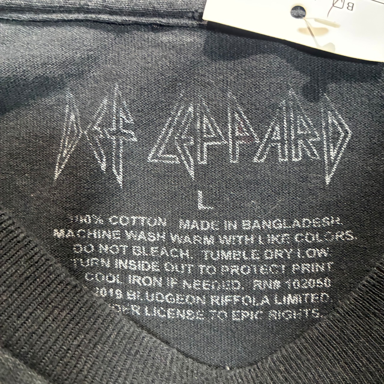 Def Leppard BandT-shirt　デフレパード　オフィシャル　バンドTシャツ　ヒョウ