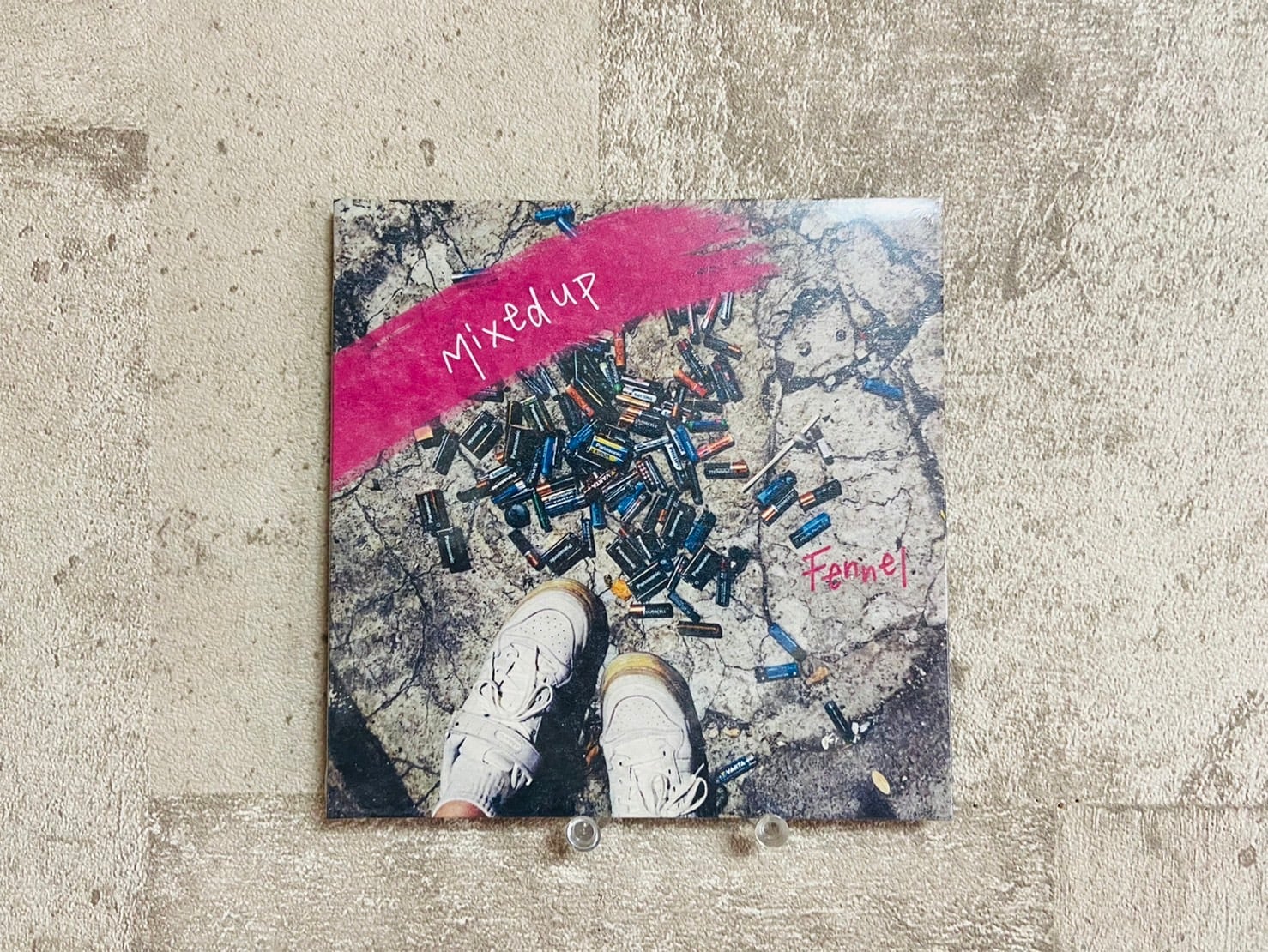 Discharming man / MOOS 「Discharming man / MOOS split」 | HOLIDAY