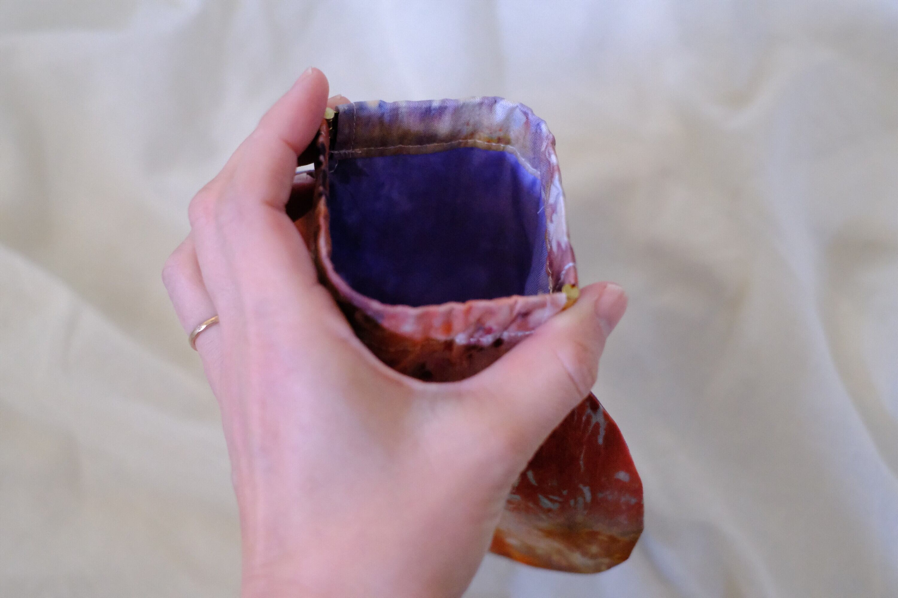 バネ口ポーチ　o-0531