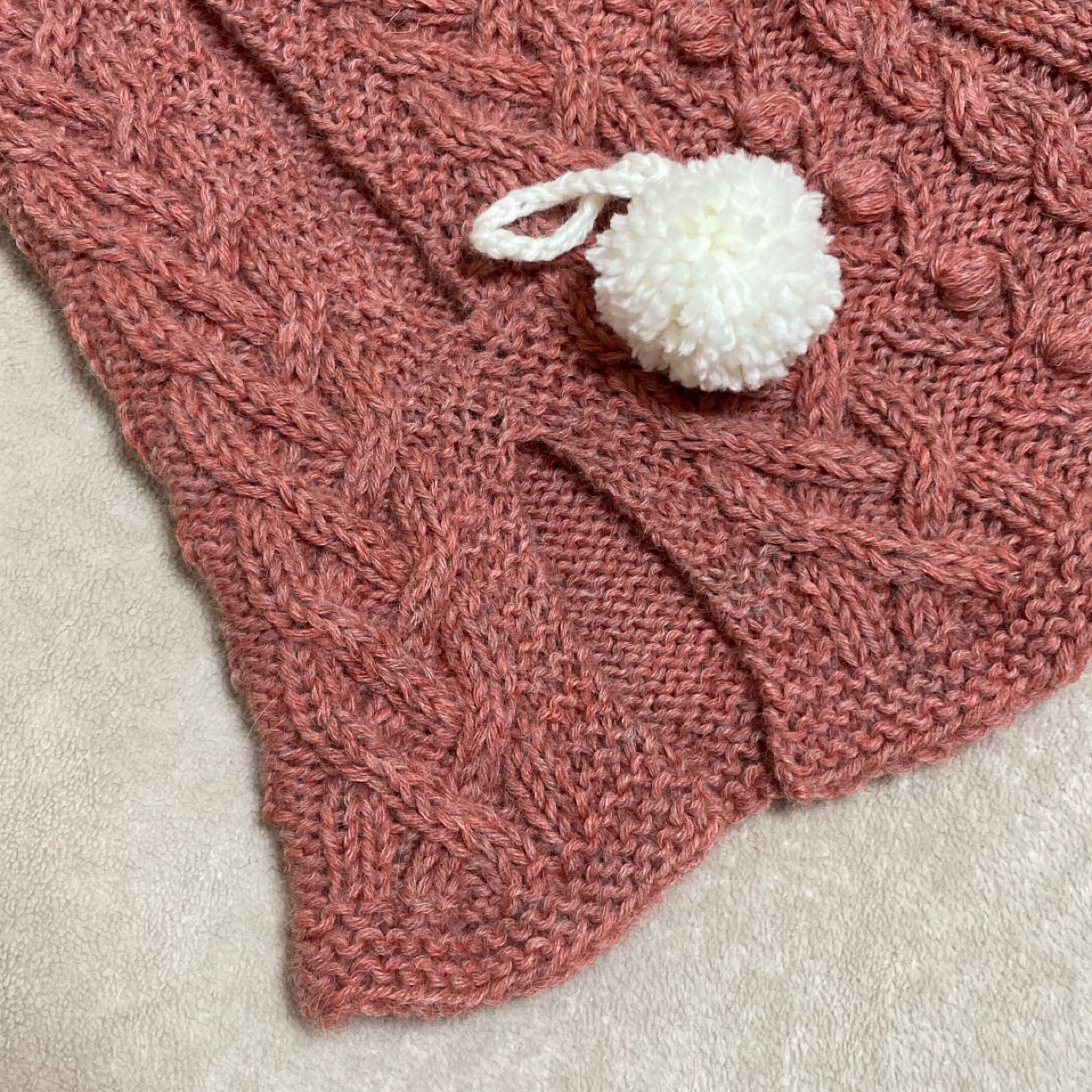 ボップルとケーブルのアラン模様のバラクラバ | Pay ID