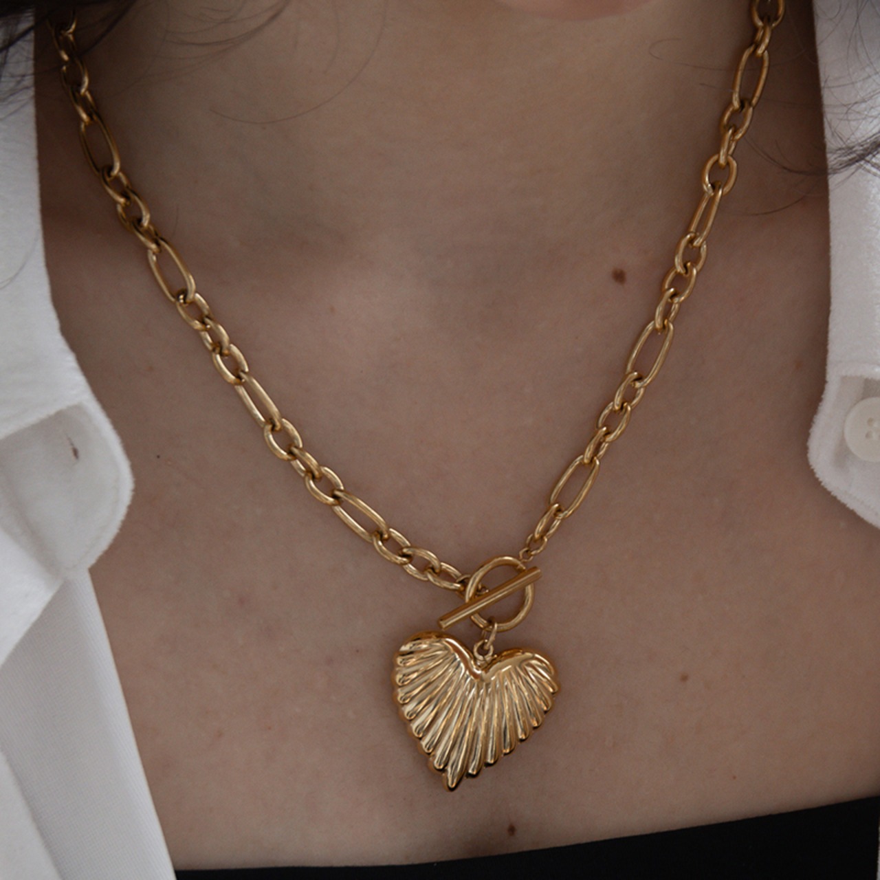 【ネコポス便】金属アレルギー対応  立体ハートモチーフ チェーンネックレス 2388