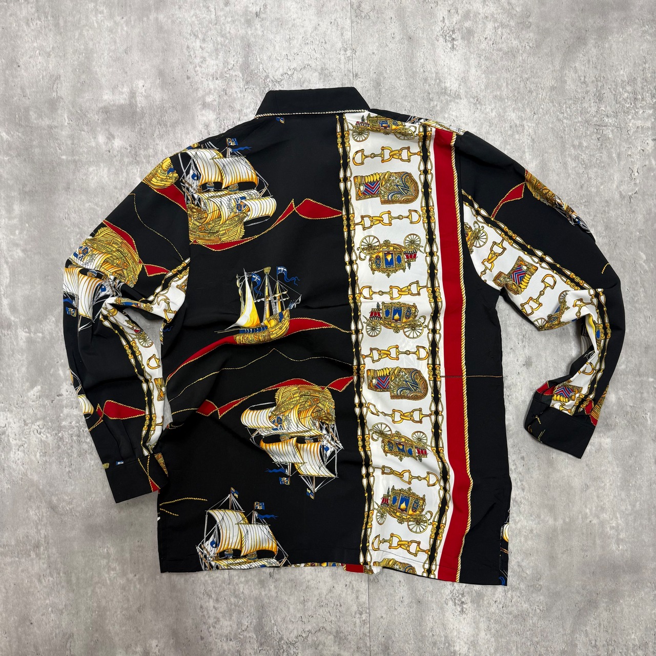 総柄　長袖　シャツ　ブラウス　バロック柄　ゴージャス　スリット