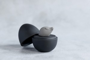 アロマディフューザー誕生シリーズ「黒卵〜いのしし／干支」・・・スウセラ（sucera）