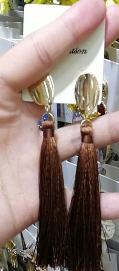 フリンジピアス