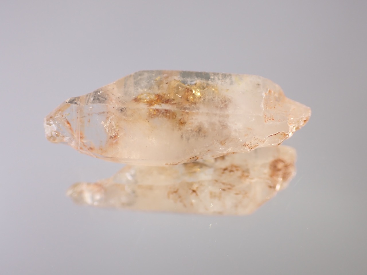 オイルインクォーツ原石 　15.2ct　[C13‐386]