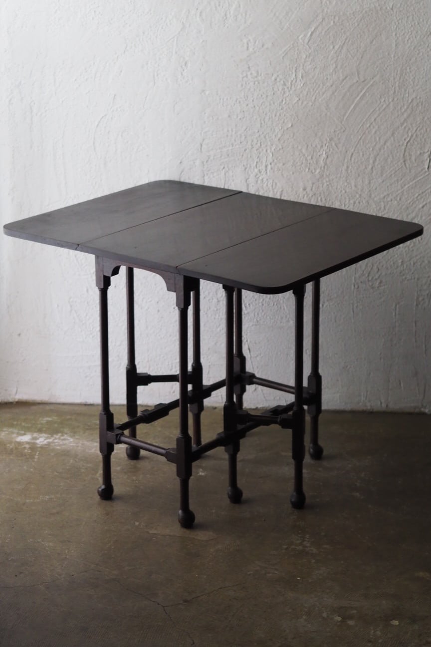 スパイダーレッグテーブル-antique spider leg table