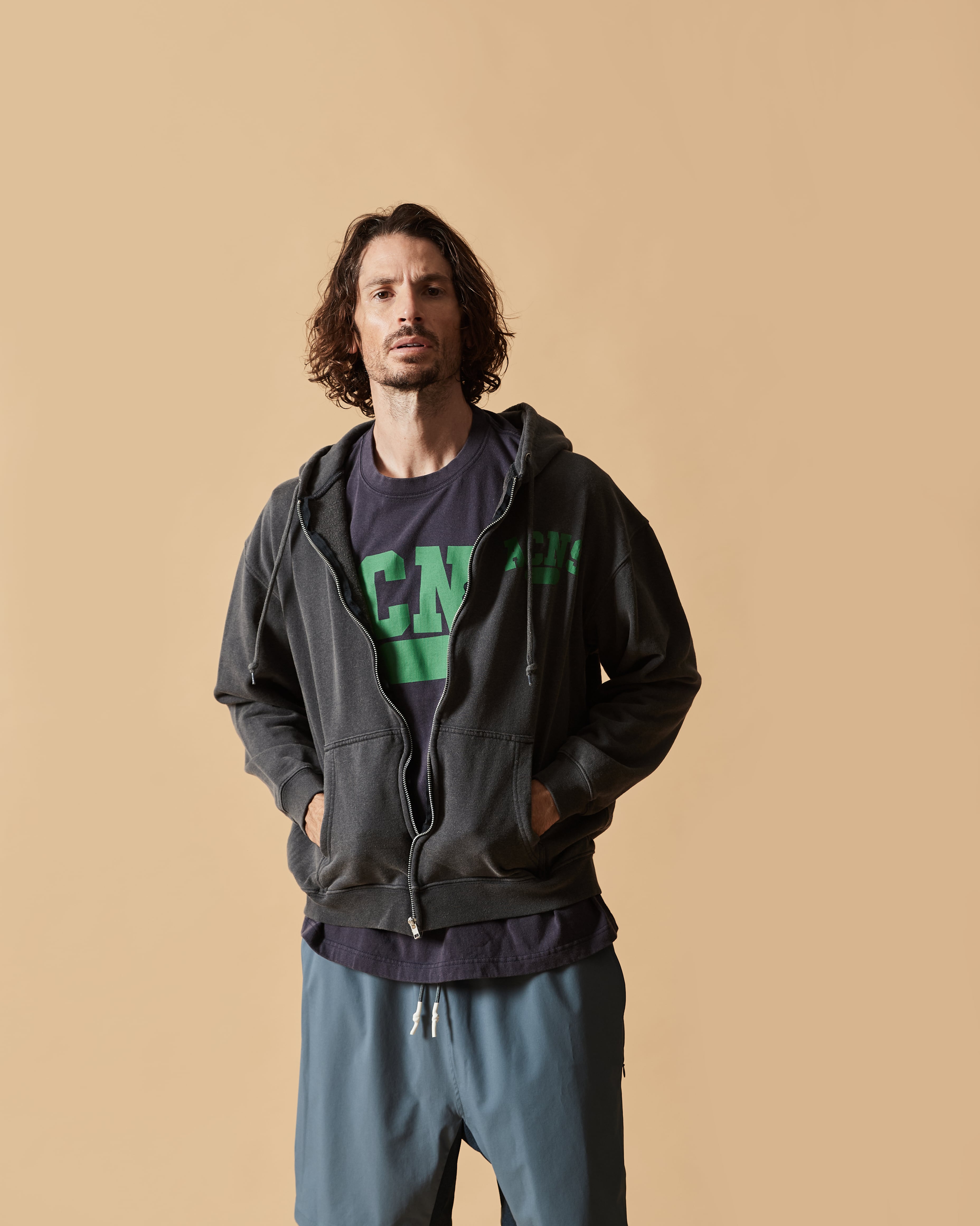 Chevon 黒×緑フルジップパーカー エイジング カレッジロゴ ジップアップ パーカー | ACANTHUS ONLINE STORE
