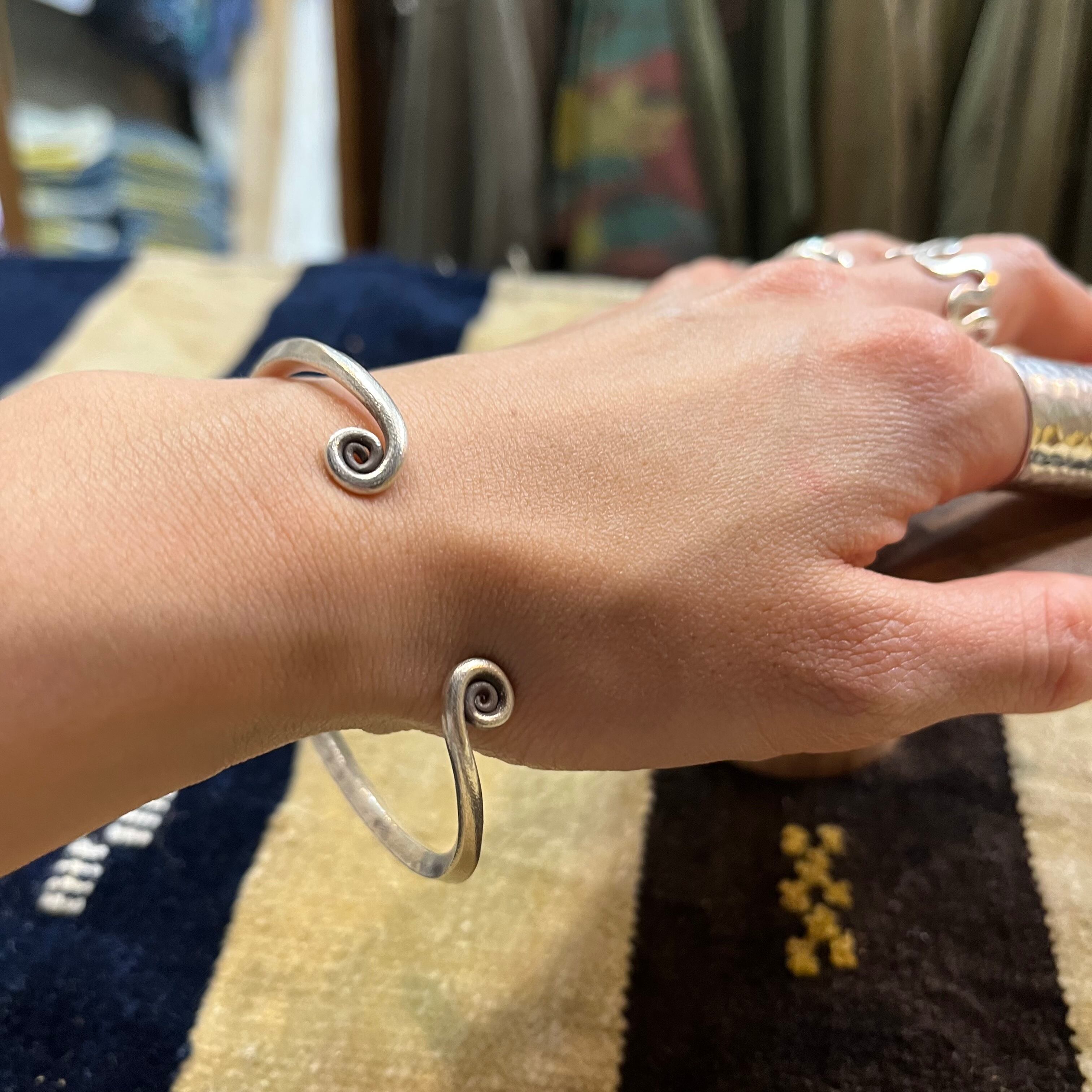 Karen silver bangle | CIRCUS VINTAGE