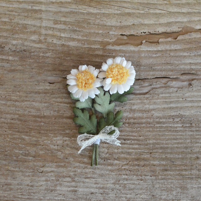 クリセンマムのブローチ 8colon