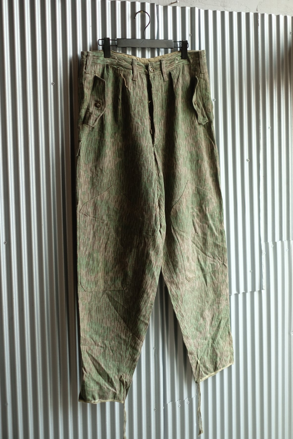 チェコ軍　 レインドロップカモ　パンツ 1965年 チェコ軍 レインドロップカモパンツ | 静電気