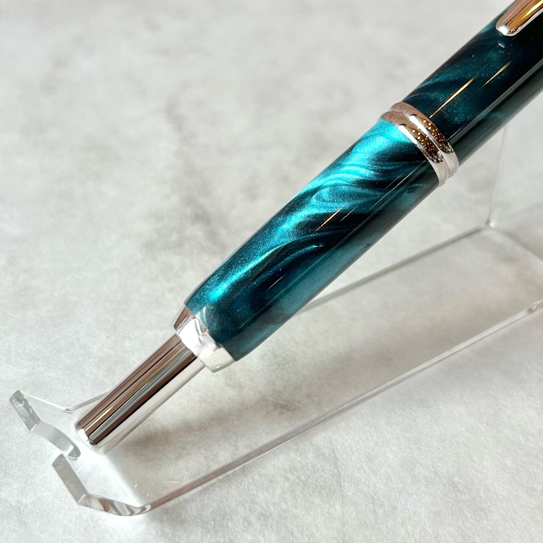 パイロット万年筆 キャップレス グリーンマーブル Mニブ（中字）生産終了品 PILOT 「 キャップレスSE 万年筆（マーブルグリーン）」／字幅F／18金
