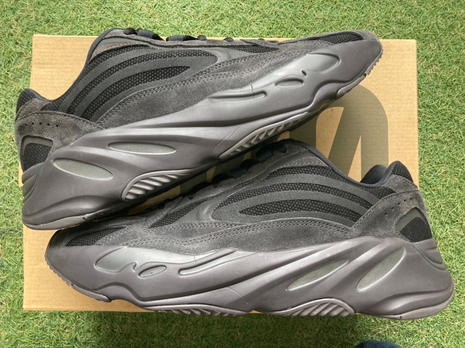 YEEZY BOOST 700 V2 VANTA 27cm