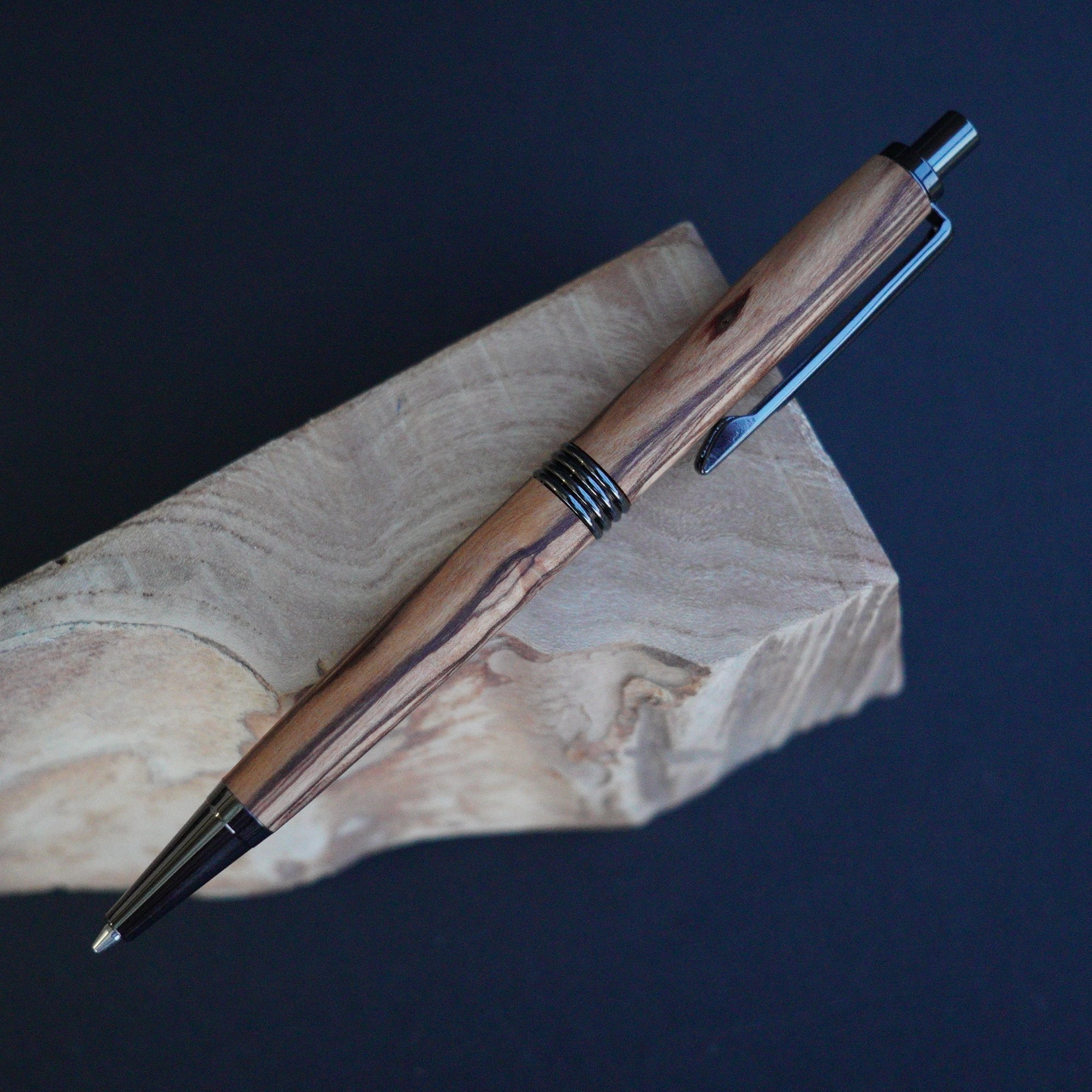 Woodpen craft 蘇芳染綾欅　13mm ボールペン　木軸ペン Woodpen craft 蘇芳染綾欅 13mm ボールペン 木軸ペン ウッドペン