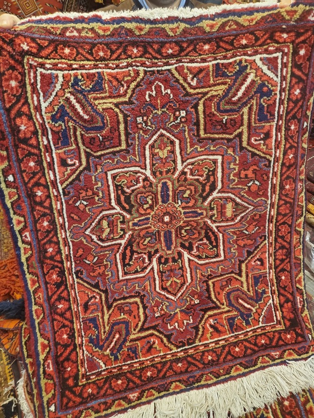 絨毯クエスト50【No.29】 ※現在、こちらの商品はイランに置いてあります。ご希望の方は先ずは在庫のご確認をお願いします。