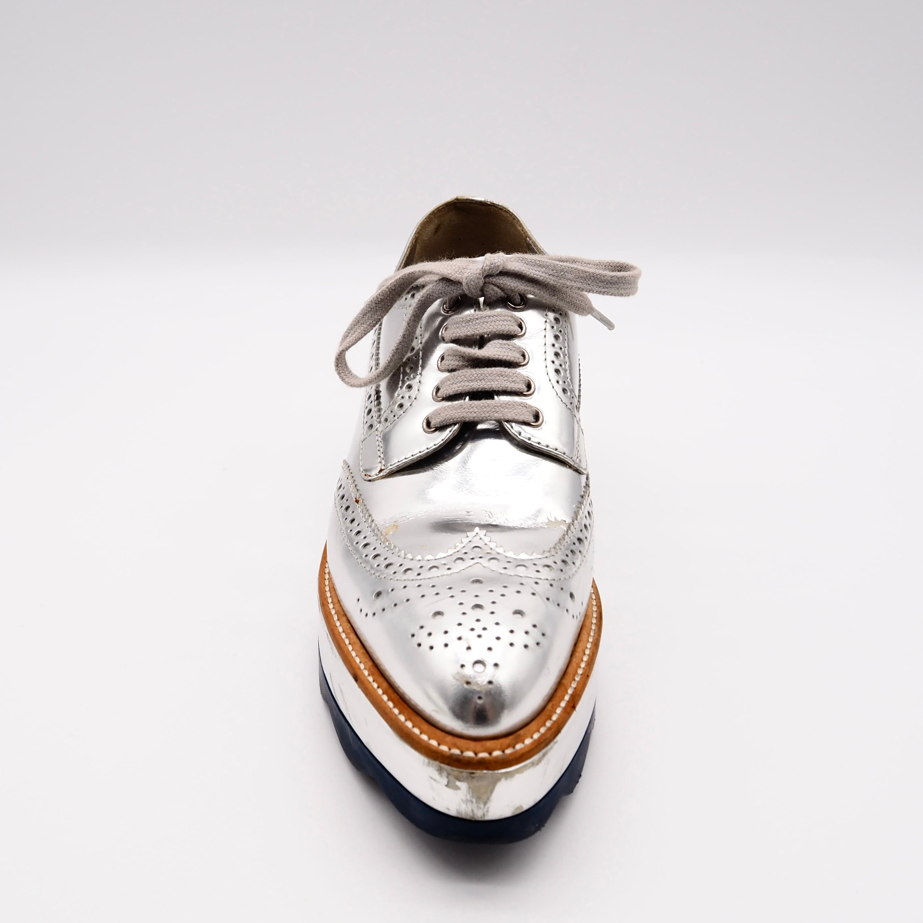 PRADA 厚底ウイングチップシューズ レザー メタリックシルバー プラダ