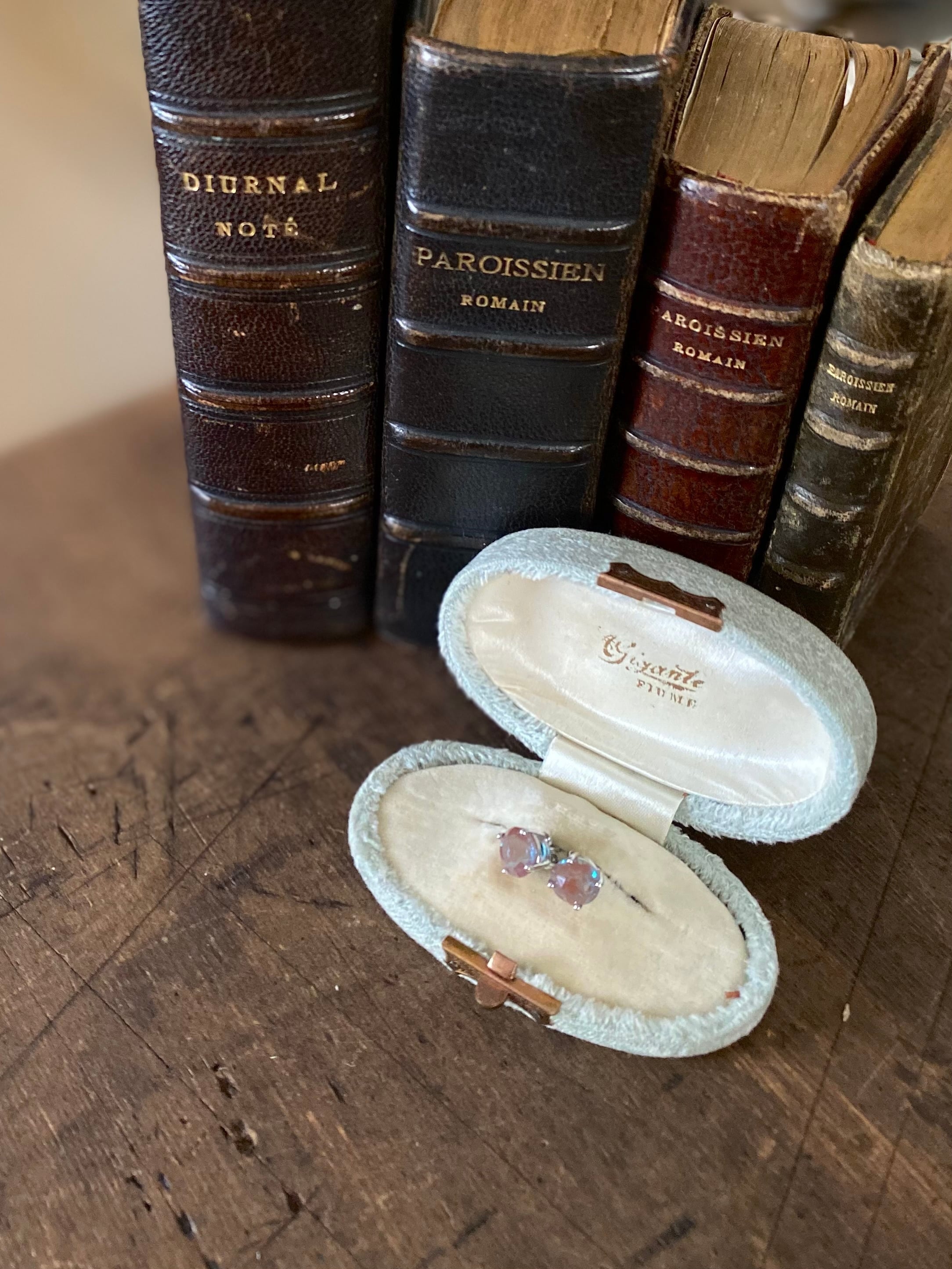 サフィレットピアス