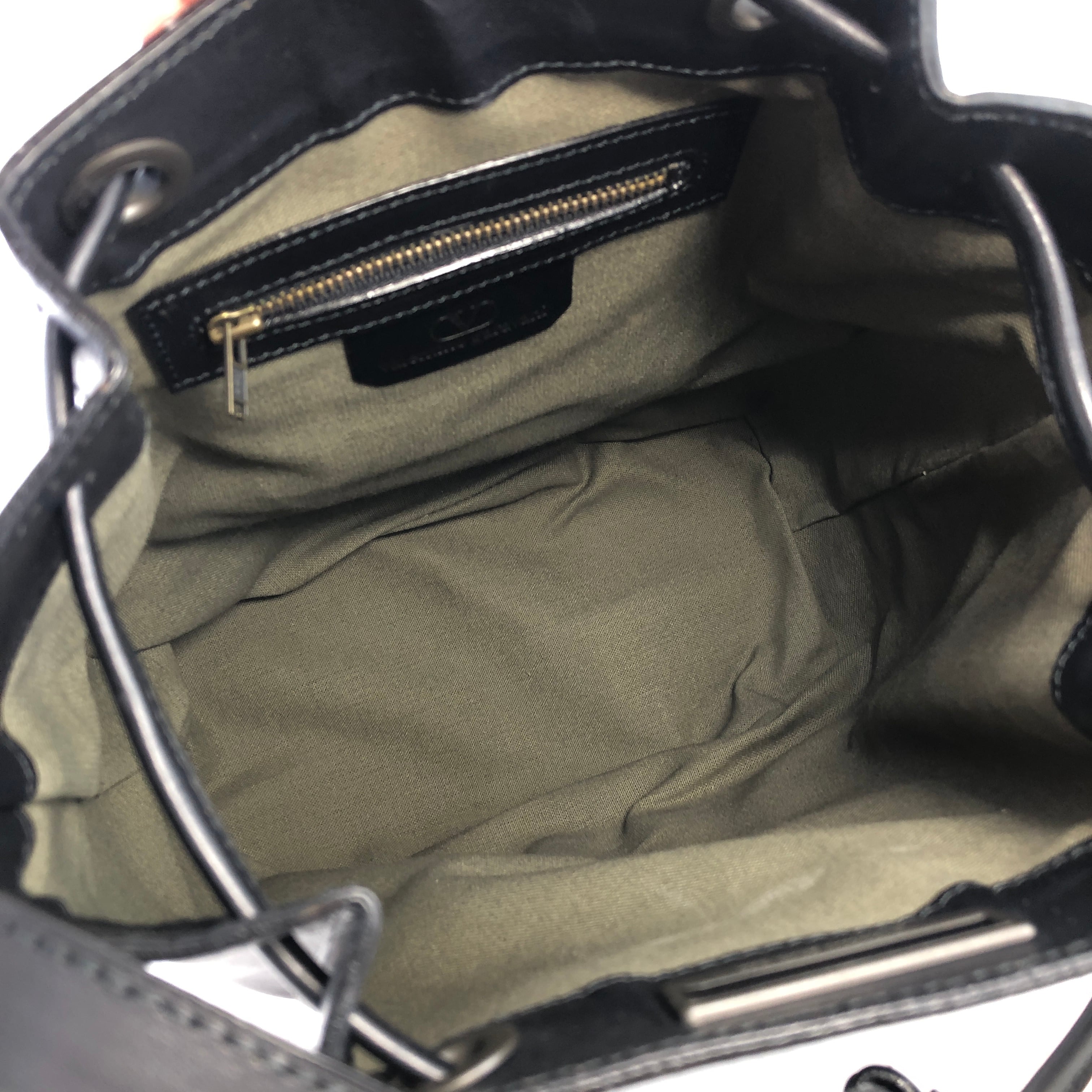 VALENTINO GARAVANI ヴァレンティノガラヴァーニ ロゴ型押し