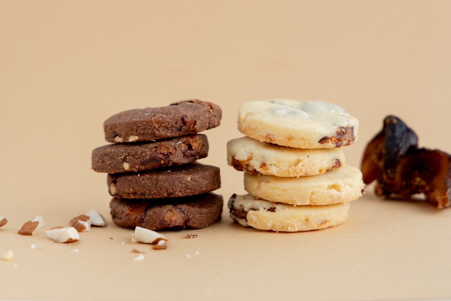 しあわせの宝石箱　古墳＆うさぎのいろいろクッキー缶（大阪府ドライいちじく入り）