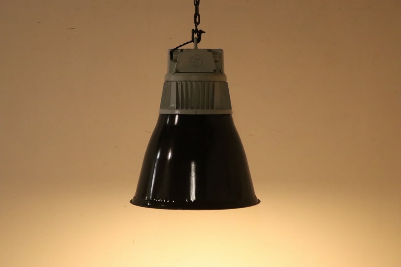 チェコ製 ヴィンテージ ペンダントランプ 琺瑯 エナメル ライト 吊り