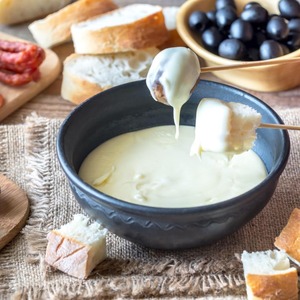 グラスフェッド アメリカ産 モントレージャック 4mmスライス 400g｜セルロース不使用・ご注文ごとにカット Grassfed Monterey Jack Sliced 4mm 400g – Fresh Cut & Cellulose Free