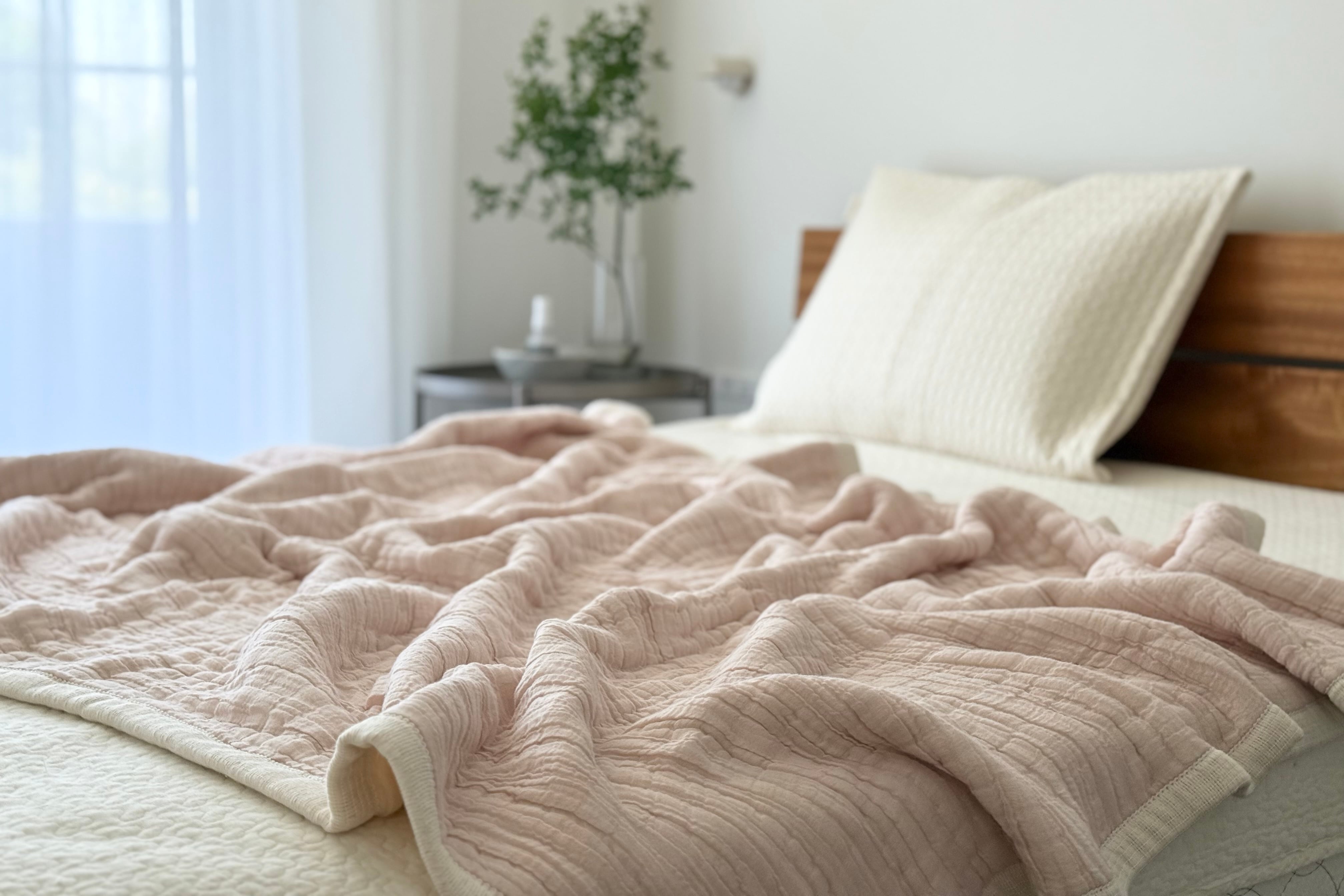 夏だけの限定販売／torosara 5重ジャガード織 ガーゼケット 【いちご