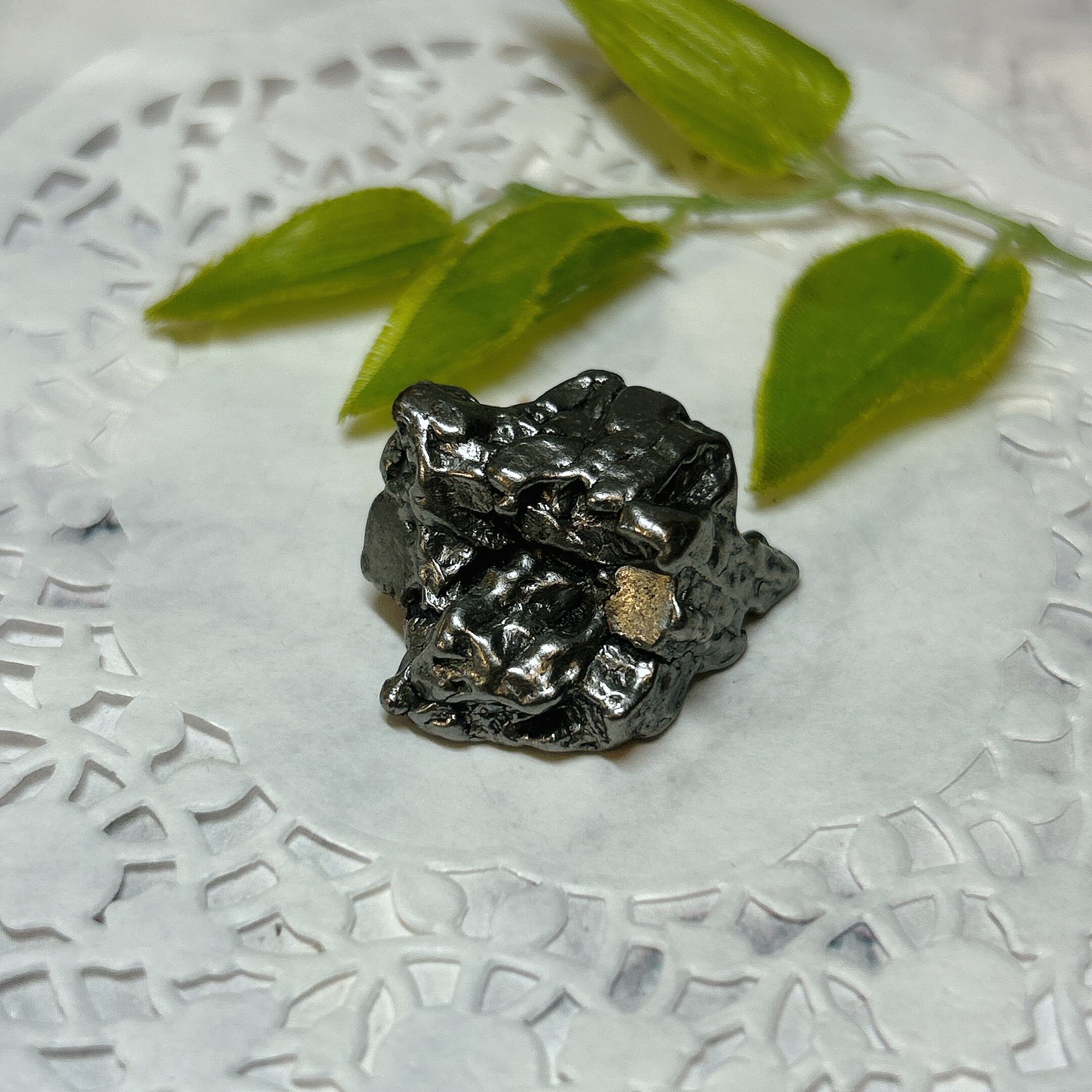 ⌂[原石]メテオライト（隕石） | クリスタル・ワールド御徒町店