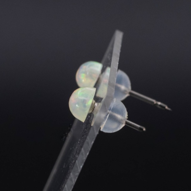 エチオピアオパール　チタンポストピアス