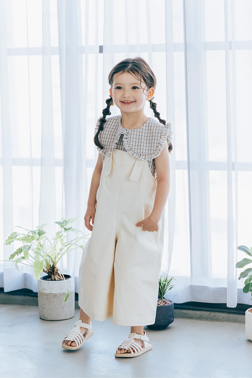 バックフリルサロペワイドパンツ〈Ivory〉